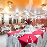 Monttis فندق 3*
